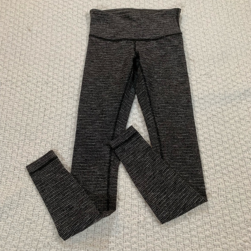Lululemon Grey and Black Leggings Size 6 EUC